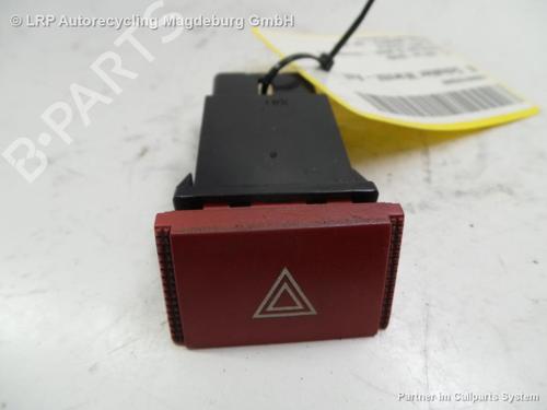 Comutador / Botão 4 piscas HYUNDAI GETZ (TB) 1.3 i (82 hp) 31777175