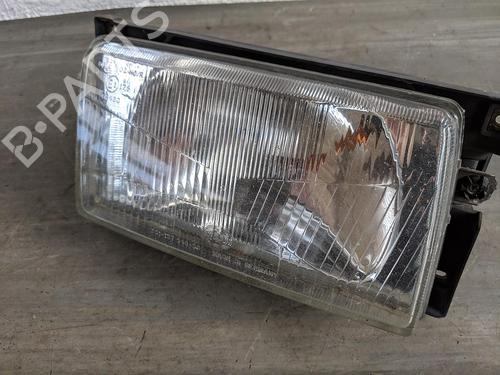 Used Right headlight VW POLO Coupe (86C, 80) 1.0 Cat (45 hp) 31782959
