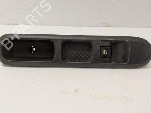 Høyre Foran elrute bryter PEUGEOT 5008 (0U_, 0E_) 1.6 16V (120 hp) 31785831