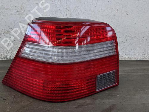 Feu arrière gauche VW GOLF IV (1J1) 1.4 16V (75 hp) 31783126