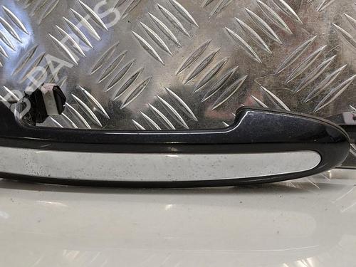 front-left-exterior-door-handle-hyundai-santa-fe-ii-cm-2005-2006-2007-2008-2009-2010-2011-2012-2013-2014-2015-31783391 main image