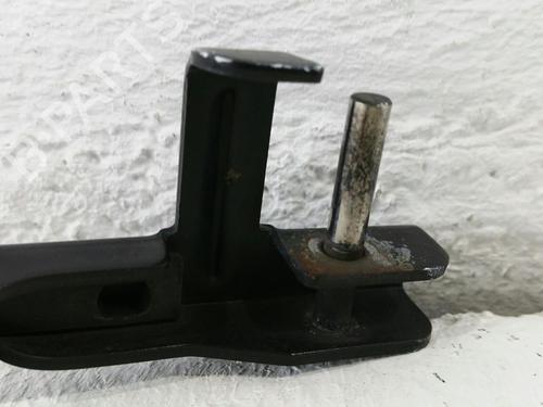 Used Front windshield wiper arm NISSAN PRIMERA Hatchback (P11) 1.8 16V (114 hp) 31779930