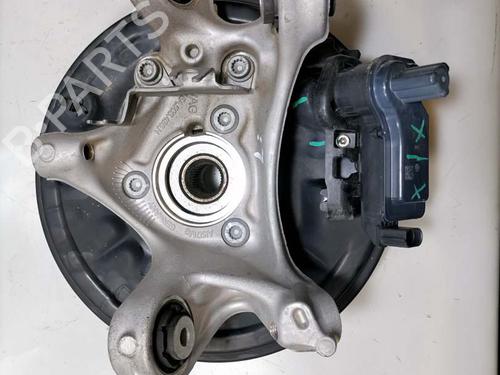 Used Left rear steering knuckle VW NEW BEETLE (9C1, 1C1) 1.6 (100 hp) 31774164