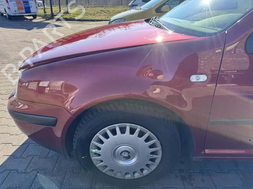 Guarda-lamas esquerdo Guarda-lamas esquerdo VW GOLF IV (1J1) 2.0 (115 hp) 32765390 32765390