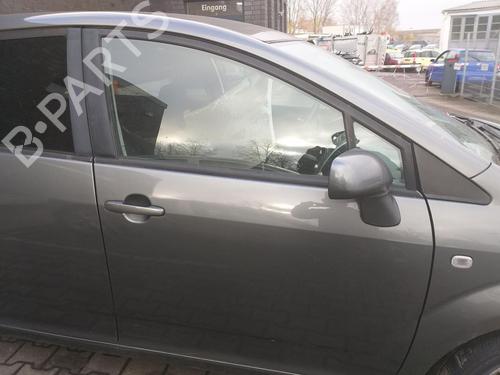 Used Right front door TOYOTA COROLLA Verso (ZER_, ZZE12_, R1_) 2.2 D-4D (AUR10_, AUR10R) (136 hp) 31772987