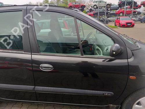 Dør højre fortil RENAULT MEGANE Scenic (JA0/1_) 1.6 16V (JA0B, JA04, JA11, JA00) (107 hp) 31773908
