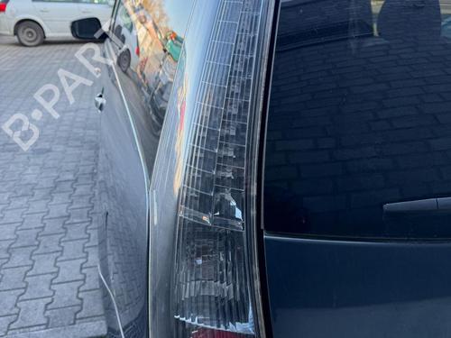 Venstre baglygte MITSUBISHI GRANDIS (NA_W) 2.0 DI-D (NA8W) (136 hp) 31815613