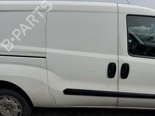 Used Right slide door Right slide door FIAT DOBLO Bus (263_) 1.6 D Multijet (263AXE1B, 263AXY1B) (100 hp) 33410527 33410527