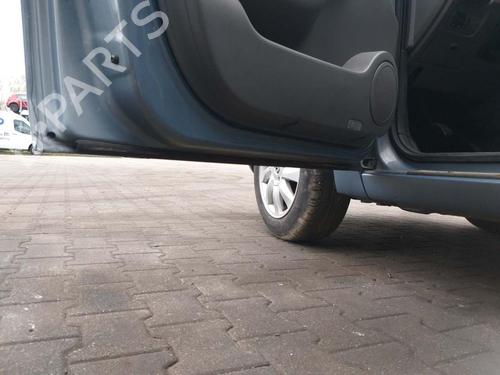 Left front door RENAULT SCÉNIC II (JM0/1_) 2.0 (JM05, JM0U, JM1N, JM1U, JM2V) | BP31773864C2