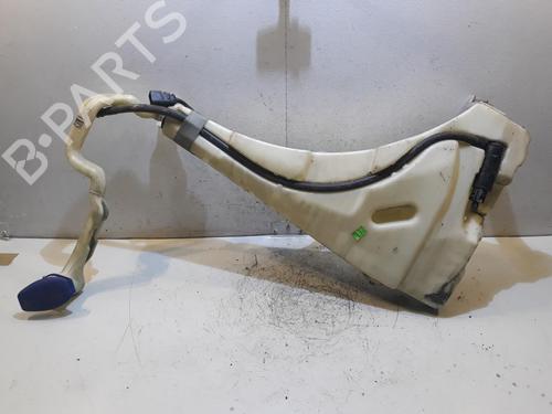 Used Windscreen washer tank Windscreen washer tank PORSCHE CAYENNE (9PA) Turbo 4.5 (450 hp) 32631237 32631237