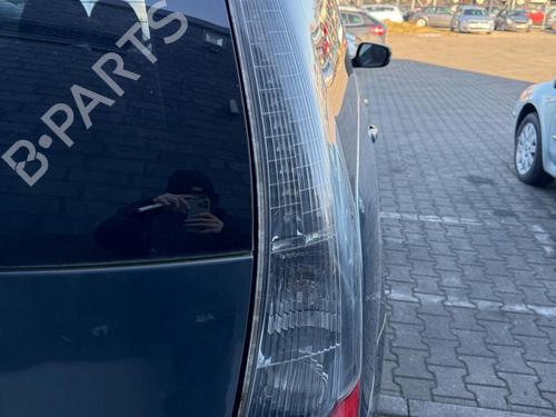 Used Right taillight MITSUBISHI GRANDIS (NA_W) 2.0 DI-D (NA8W) (136 hp) 31815612