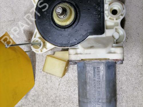 right-front-window-motor-mercedes-benz-e-class-t-model-s211-2003-2004-2005-2006-2007-2008-2009-31773735 main image