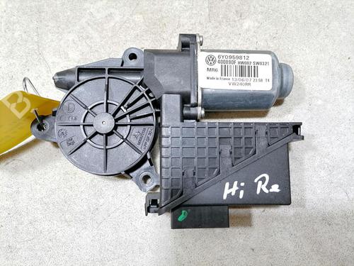 Used Right rear window motor VW POLO IV (9N_, 9A_) 1.2 (60 hp) 31771123