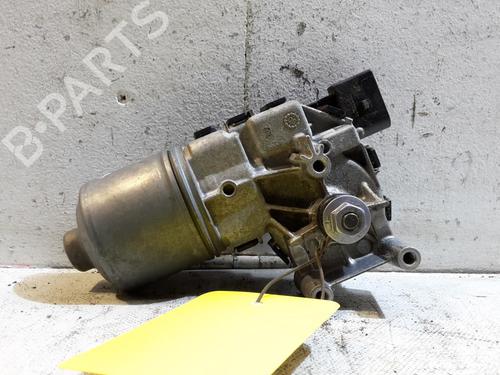 Used Front wiper motor VW POLO IV (9N_, 9A_) 1.4 TDI (70 hp) 32176572