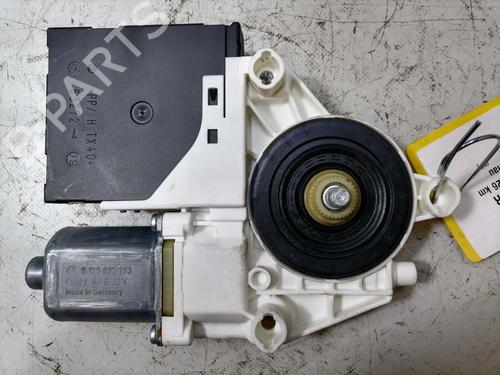 right-rear-window-motor-audi-a3-sportback-8pa-2004-2005-2006-2007-2008-2009-2010-2011-2012-2013-2014-2015-31771672 main image