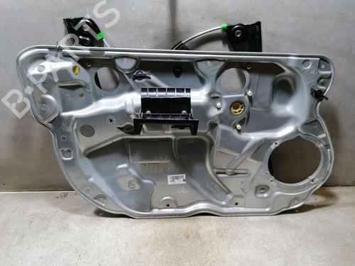 Lève-vitre avant gauche VW POLO IV (9N_, 9A_) 1.4 16V (80 hp) 31772418