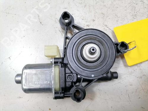 Used Left front window motor VW GOLF VIII Variant (CG5, DB5) 1.5 eTSI (150 hp) 31774924