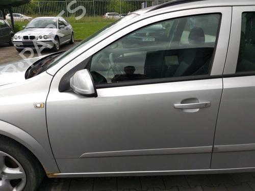 Used Left front door OPEL ASTRA H Estate (A04) 1.9 CDTI 16V (L35) (120 hp) 31774137