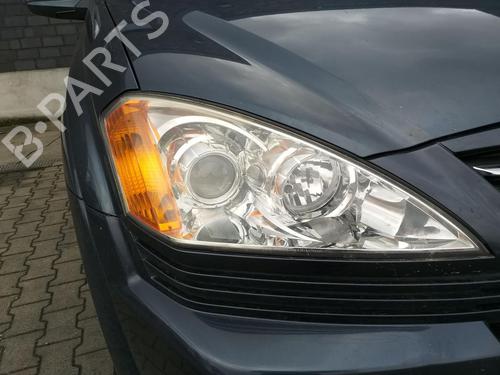 Used Right headlight SSANGYONG KYRON 2.0 Xdi 4x4 (141 hp) 31773147