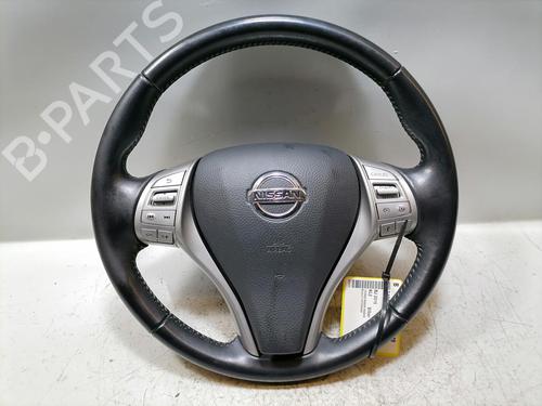 steering-wheel-nissan-pulsar-hatchback-c13-2014-36541503 main image