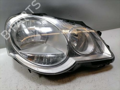 Used Right headlight VW POLO IV (9N_, 9A_) 1.2 (60 hp) 31771678