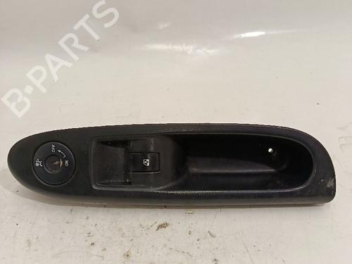 Interrupteur de vitre avant droite RENAULT CLIO II Hatchback Van (SB0/1/2_) [1998-2025]  30030618
