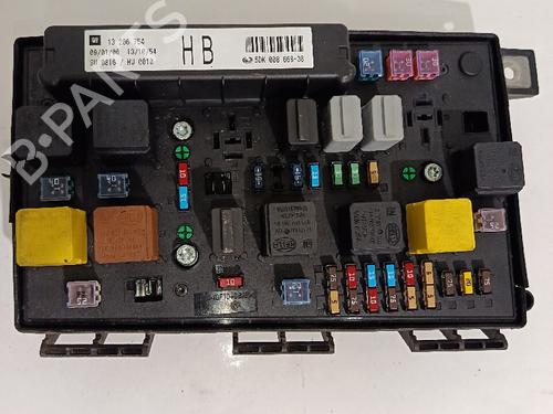 Used Fuse box OPEL ZAFIRA B Box Body/MPV (A05) [2005-2015]  30028893