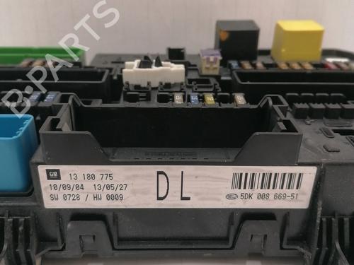 Fuse box OPEL ASTRA H (A04)  | BP30033855E1
