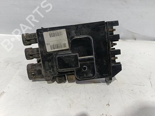 Caixa de fusíveis RENAULT MEGANE III Hatchback (BZ0/1_, B3_) [2008-2025]  30034493