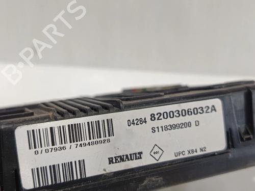 Fuse box RENAULT GRAND SCÉNIC II (JM0/1_) | BP30036705E1