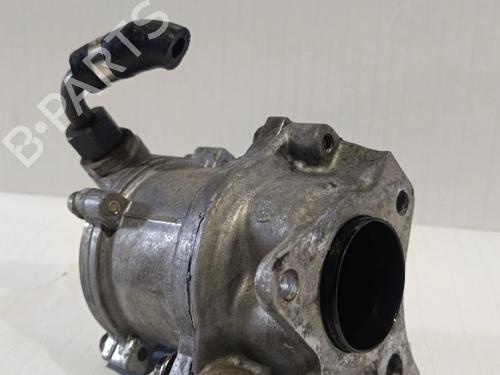 Used Vacuum pump RENAULT RAPID Box Body/MPV (F40_, G40_) [1985-2001]  31759880