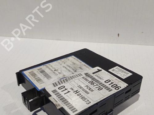 Used Fuse box RENAULT LAGUNA II (BG0/1_) [2001-2007]  30037713