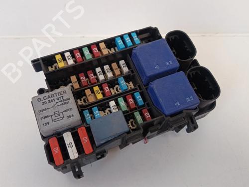 Sikringsdåse RENAULT MEGANE III Hatchback (BZ0/1_, B3_) 1.6 16V (116 hp) 30038908