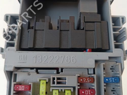 Fuse box OPEL ASTRA J (P10) | BP30039335E1