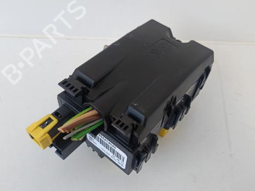Fuse box PEUGEOT 308 II (LB_, LP_, LW_, LH_, L3_)  | BP30039330E1 