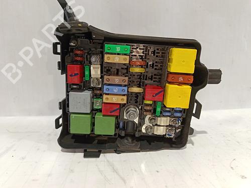 Fuse box PEUGEOT 308 II (LB_, LP_, LW_, LH_, L3_) 1.6 HDi | BP30040383E1 