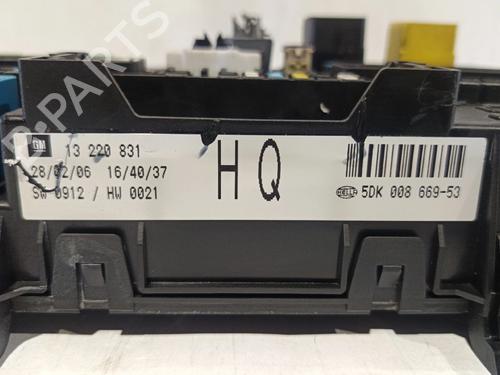 Sikringsdose OPEL ASTRA H Estate (A04)  | BP30040494E1 