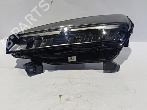 Used Left headlight RENAULT CLIO V (B7_) [2019-2025]  30041519