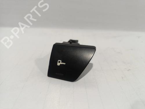 BP30042156O1 main image