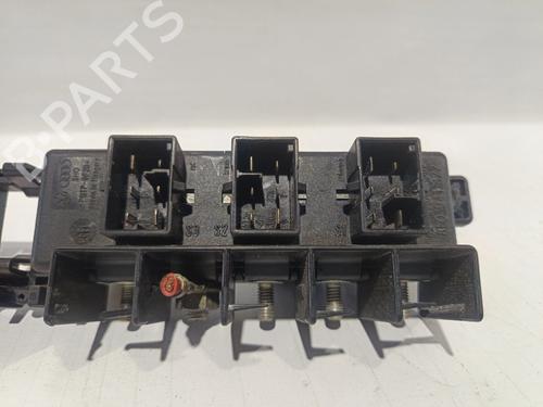 Fuse box VW GOLF IV Van (1J1)  | BP30043446E1 