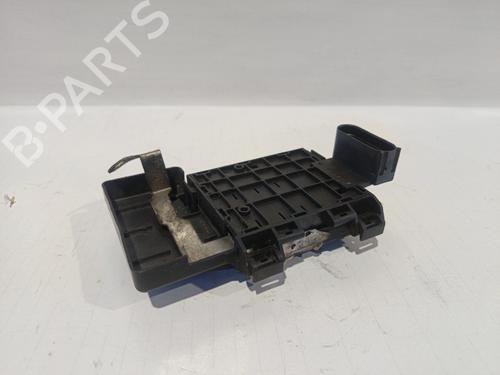 Used Fuse box VW POLO (6N2) [1999-2001]  30043473