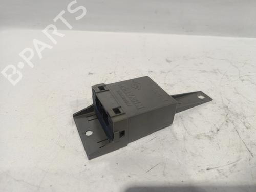 Used Comfort control module RENAULT LAGUNA I Grandtour (K56_) [1995-2002]  30571672