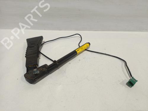 Used Front right belt tensioner OPEL CORSA C (X01) [2000-2009]  30846556