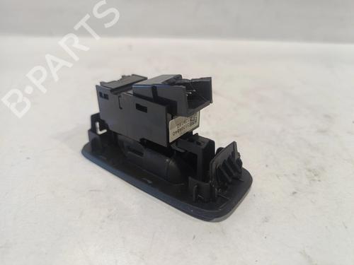 Right rear window switch VOLVO V40 Hatchback Van (525) | BP31252888I28