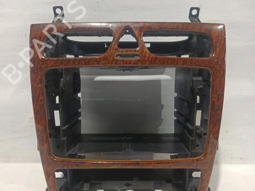 Mittelkonsole MERCEDES-BENZ C-CLASS (W203) C 200 CDI (203.007) (122 hp) 31572849