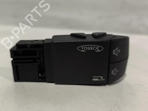 Commandes au volant RENAULT LAGUNA II (BG0/1_) 1.9 dCi (BG08, BG0G) (120 hp) 31855290