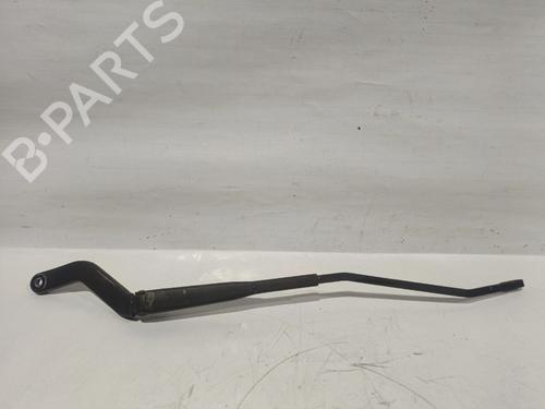 Used Front windshield wiper arm CITROËN SAXO Hatchback van (S3_) [1997-2003]  31860792