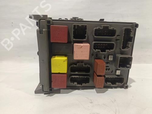 Used Fuse box RENAULT LAGUNA II Grandtour (KG0/1_) 1.9 dCi (KG0G) (120 hp) 31994178