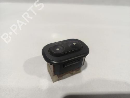 Used Right front window switch FIAT PUNTO (176_) [1993-1999]  32023852