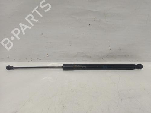 tailgate-lift-support-vw-golf-vii-5g1-bq1-be1-be2-2012-2013-2014-2015-2016-2017-2018-2019-2020-2021-32209410 main image